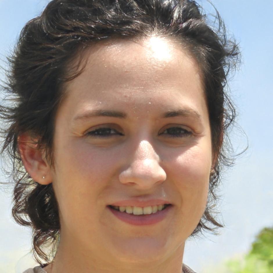 Belinda Crespo Narváez, Directora de Seguridad Digital en smelunoviax